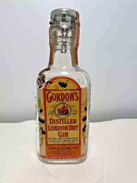 Gordon's London Dry Gin Round Victory Bottle 94.4 Proof 1945