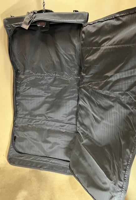 Preowned Tumi Alpha Tri-fold 21” Carry On Garment Bag 22133DH Black Ballistic 7