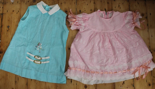 Pacchetto 2 abiti estivi vintage per bambine realizzati in Svizzera e Inghilterra