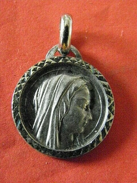 Médaille Notre-Dame De Lourdes En Argent 925 – 100% Fabriquée En Italie – Symbole De Foi & Protection