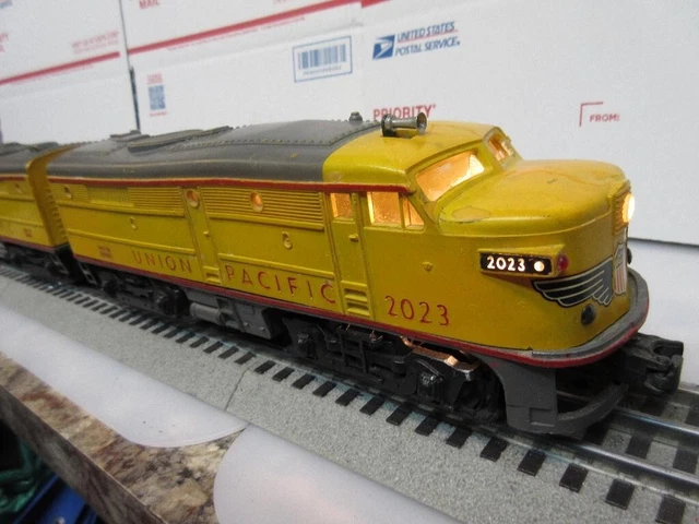 Lionel 2023 Vintage O Union Pacific Gray & Yellow Alco AA Diesel Locomotive Set