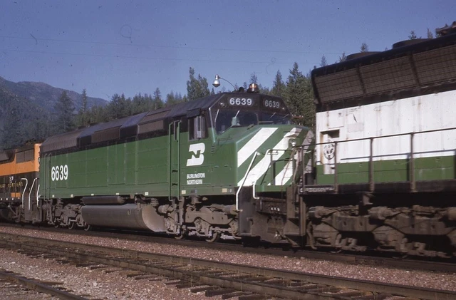BN 6639 BURLINGTON NORTHERN Railroad Train Locomotive GB Original Photo Slide