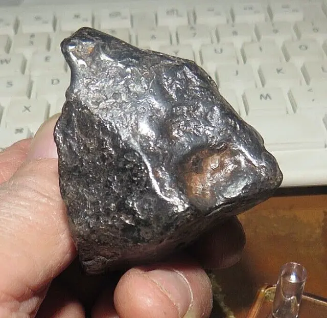 294 gm . CANYON DIABLO IRON METEORITE ; TOP GRADE ; ARIZONA STAND .64 lbs. USA