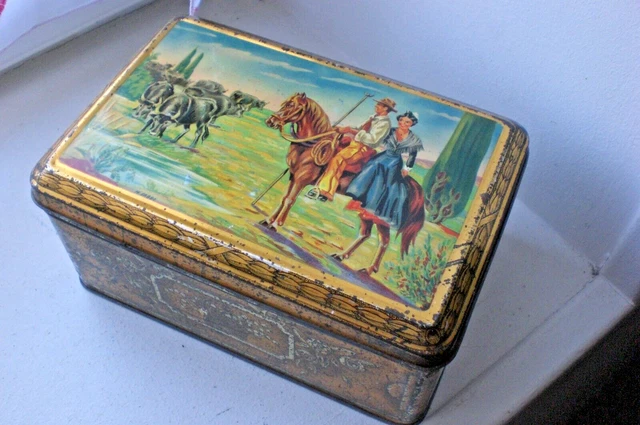 Ancienne Boîte à Sucre Ou Biscuits Signée M. Sabbo - Scène De Couple Avec Cheval Et Vache, Hauteur 8.2 Cm