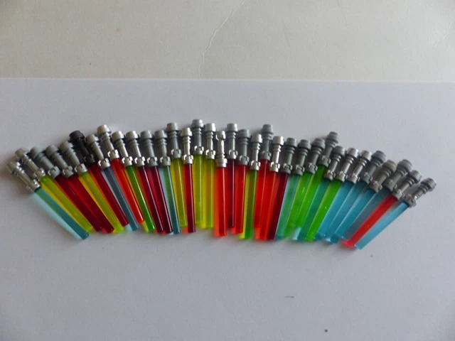 Lego : lot de 34 sabre laser pour star wars et autre