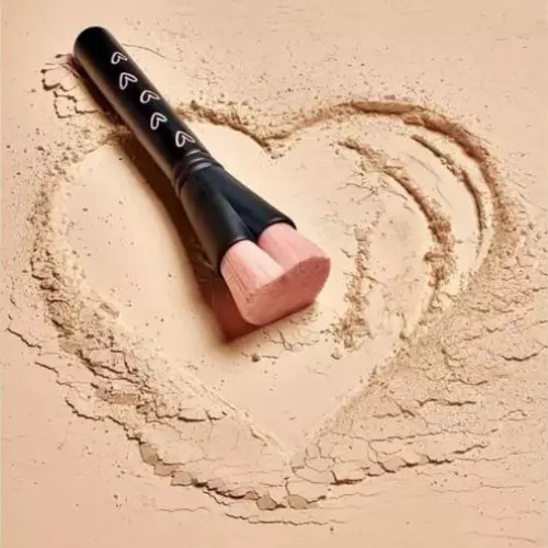 Mary Kay Liquid Foundation Heart Shape Brush  Brocha Para Maquillaje Liquido