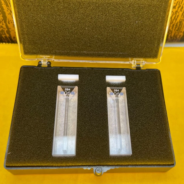 Two (2) Fisher Scientific 284 QS 10.00mm Quartz Micro Cells Cuvettes 14-385-928A