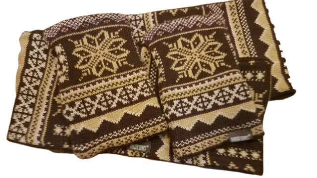 Muk Luks Reversible Winter Set Scarf Touch Screen Gloves/ Wrist warmers