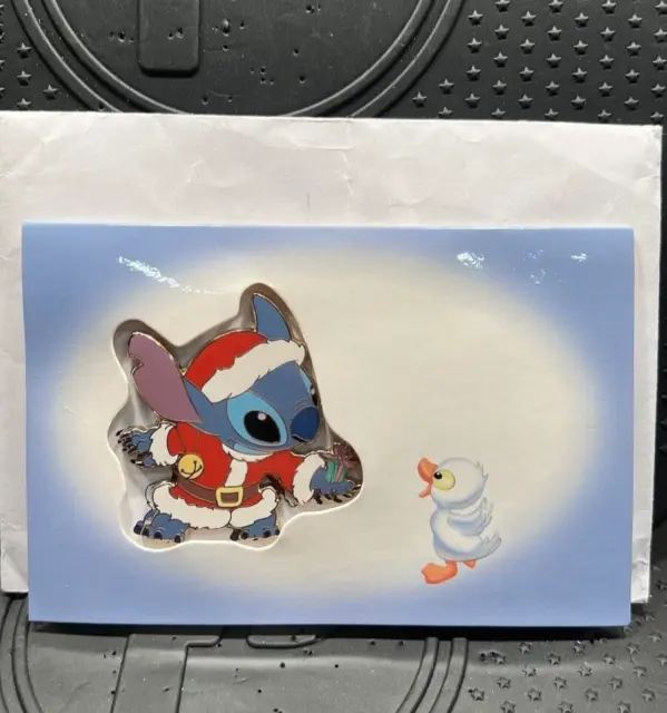 Rare Disney Auctions DA SANTA STITCH FEEDING DUCKS ERROR CARD 34314 PIN