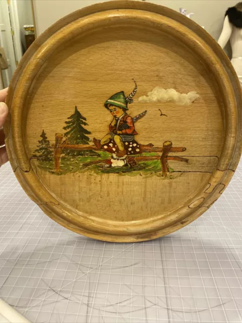 Handgemalt Wall Plaque Wooden Carved Round Plate Germany Hand-Painted Vintage