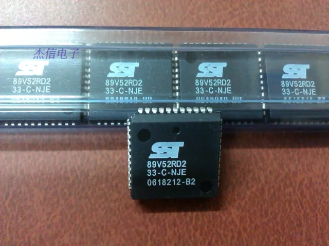 1pcs SST89V52RD2 89V52  PLCC44 new