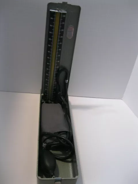 Modelo de escritorio esfigmomanómetro de colección espera de presión arterial Japón utilería de película