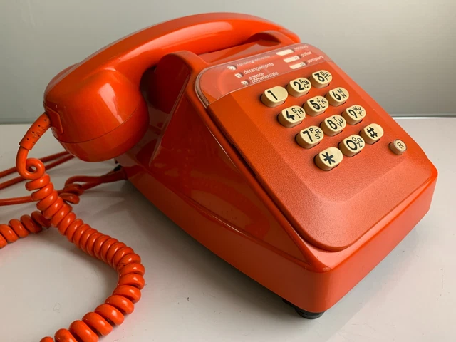 ANCIEN TÉLÉPHONE ROUGE S63 Socotel à Clavier Ptt EUR 109,00 - FR