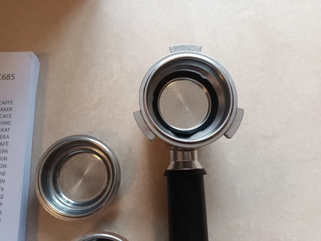 DeLonghi Espressomaschine DEDICA Style EC 685.r rot, vom Profi instandgebracht 12