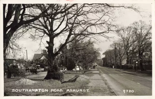 SOUTHAMPTON ROAD, ASHURST - OLD REAL PHOTO HAMPSHIRE POSTCARD (ref 5807/21/W2)