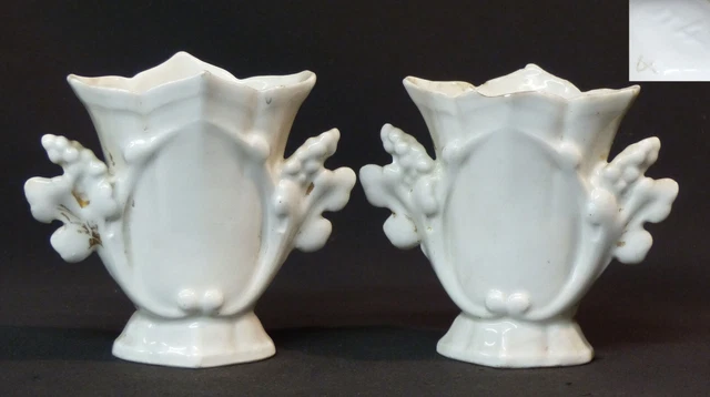 AA 19ème Élégante paire vases de mariée porcelaine blanche de Paris 11cm400g