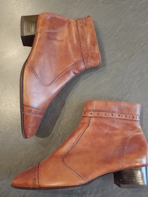 Bottines fourrées femme pointure 40, véritable cuir, très bon état