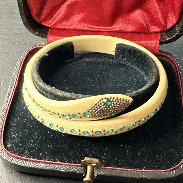 Bracelet Ancien Art Nouveau En Corne Sculptée - Motif Serpent - État Parfait