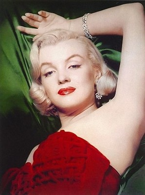 MARILYN MONROE BEAUTY IN A RED VELVET DRESS  (1) RARE 8x10 GalleryQuality PHOTO