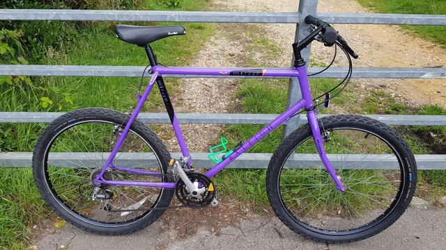 23 inch frame clearance bike