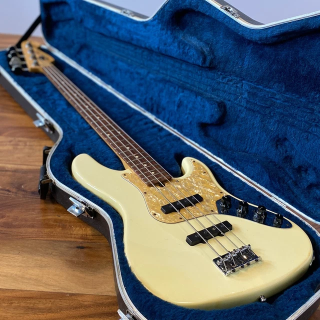 Fender American Deluxe Active Jazz Bass Guitar White c. 1995 w/ OHSC Fender American Deluxe Active Jazz Bass Guitar White c. 1995 w/ OHSC