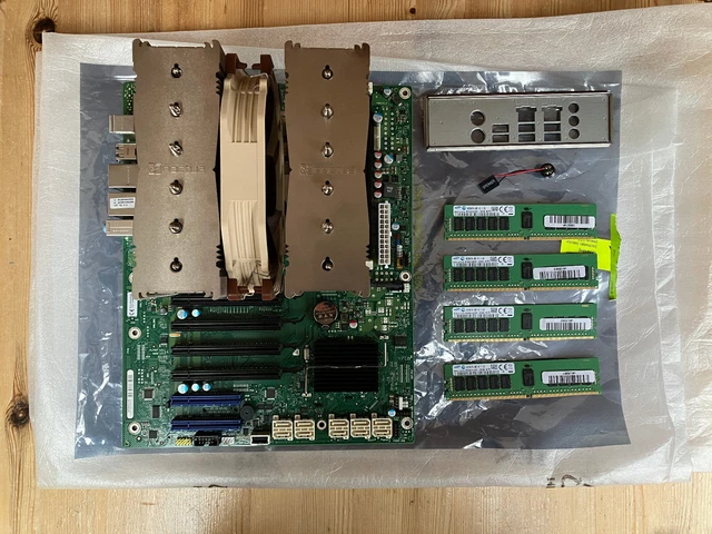 Serveur Carte Mère Fujitsu D3348-B23 GS1 LGA2011-3 Pcie DDR4