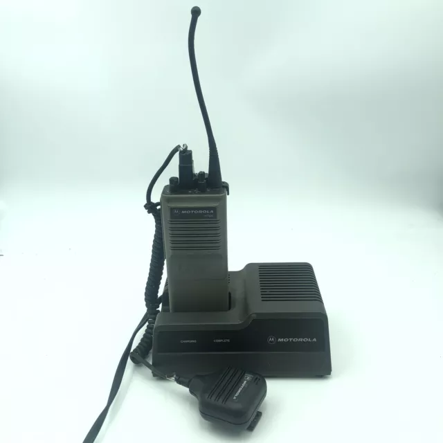 Motorola Walkie-Talkie Two Way Radio HT600 Charger & Antenna UNTESTED