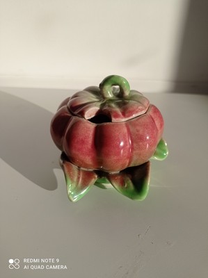 UN ANCIEN MOUTARDIER EN FAIENCE DE NEVERS MONTAGNON julien dijon 