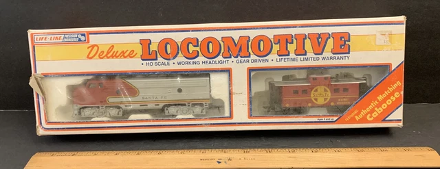 VTG Life Like Santa Fe HO Locomotive & Caboose Train Set Original Box Life-like