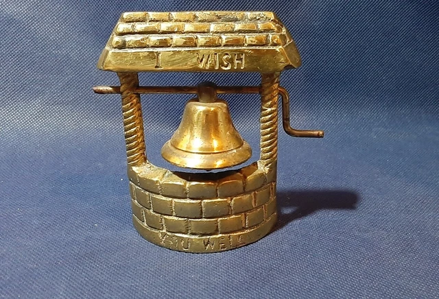 Pozo con campana en bronce