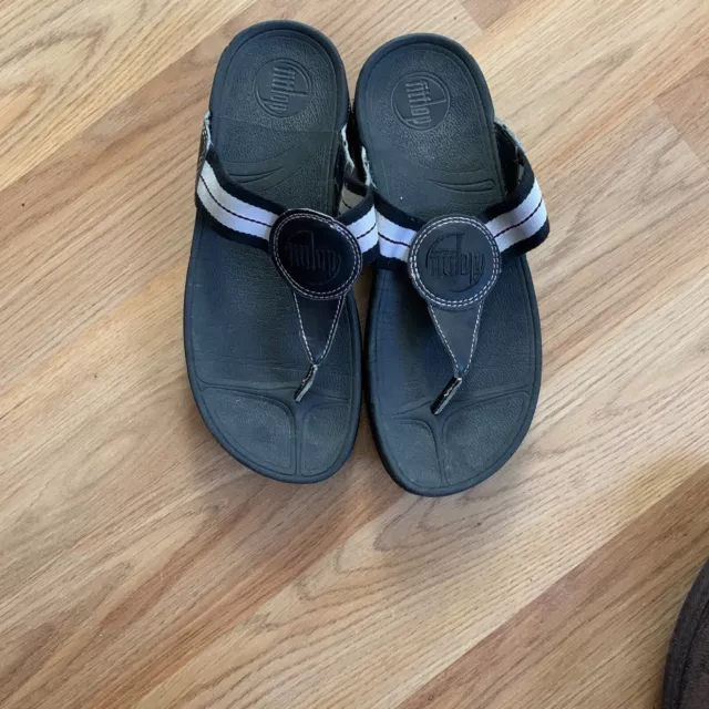 FITFLOP Original Women's Size 7 Black With Silver Grey Red Straps Wedge Sandals