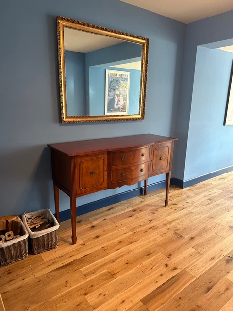 Stunning sideboard with cabinet and two drawers