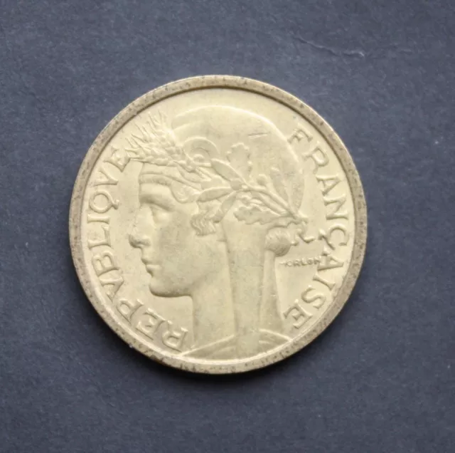 Pièce de 2 Francs. 1938. France. Sans intervention de nettoyage.