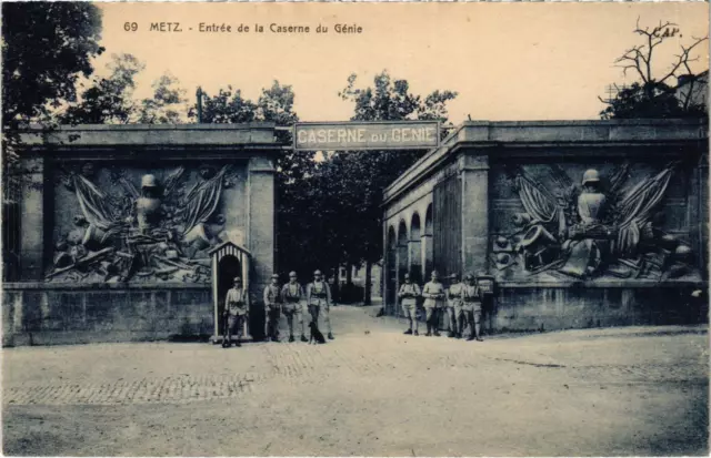 CPA AK Militaire - METZ - Entrée de la Caserne du Genie (92088)