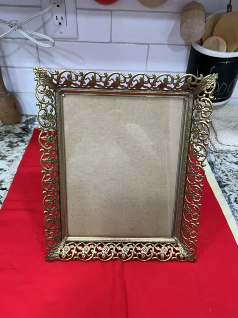 Beautiful Vintage Gold Metal Ornate Filigree Glass Picture Frame 8x10.