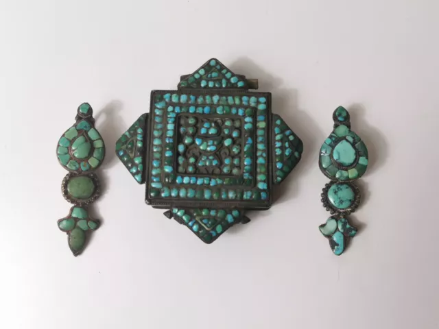 18/19th century A set of Tibetan Gau box and earring both decorated turquoise