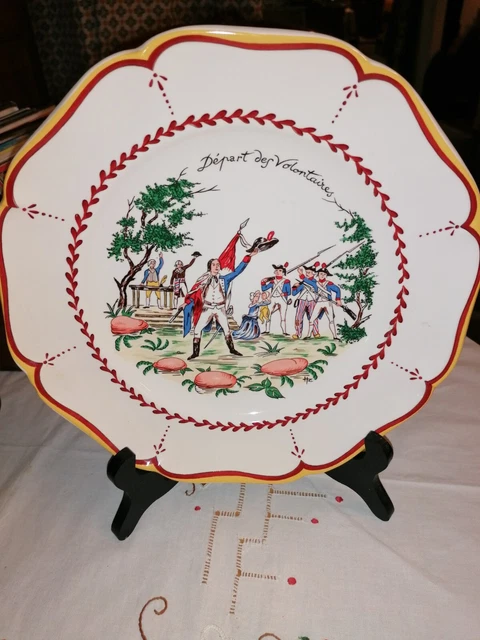 assiette en faience de St Clément décor au chinois