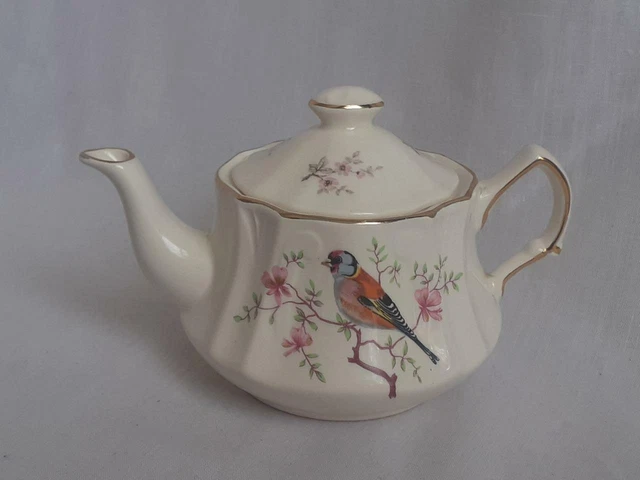Royal Worcester Palissy Petite Collection Spreu Teekanne