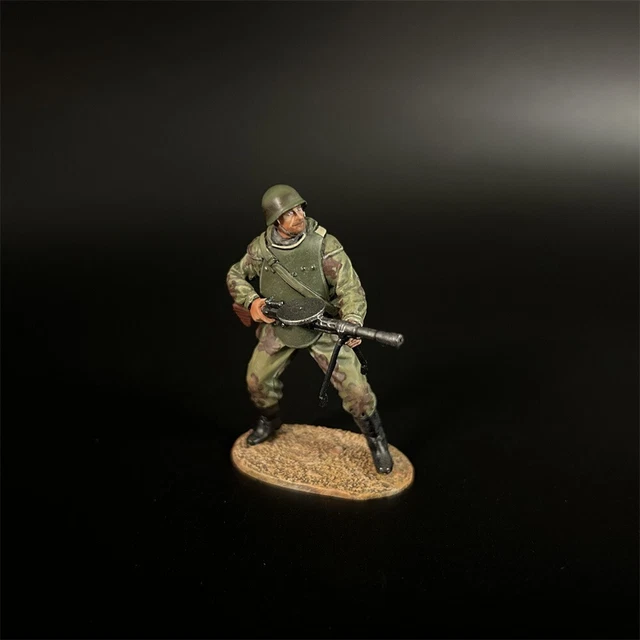 Figurine 1/30 War Park Miniatures Commissaire Armée Rouge Avec Deux PPSh-41 – RA004