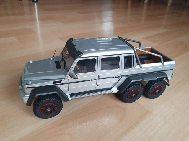 AUTOart 76308 - 1/18 Mercedes-Benz G 63 AMG 6x6 2013-Designo Pla. Magno/Grau