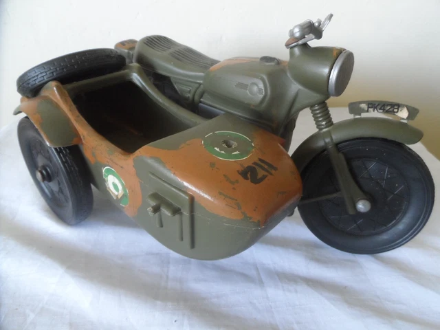 Vintage 1976 CHERILEA TOYS GERMAN MOTORCYCLE SIDECAR Allemand ACTION