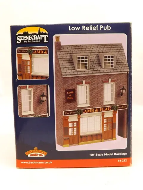 Bachmann Scenecraft 44-232 Low Relief Pub (OO Gauge) Boxed