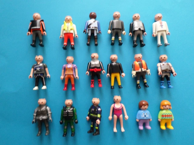 LOT DE 16 Playmobil sans cheveux + 2 avec + 11 petits Playmobil voir 2