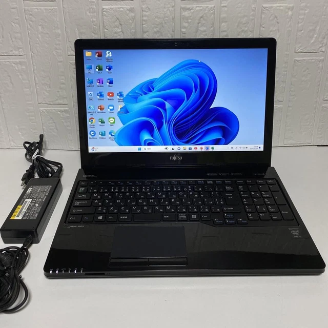 FUJITSU LAPTOP 256GB Ssd Windows 11 Office 2024 Slim