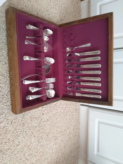 48 Pieces Wm. Rogers Revelation Silver Plate International No Mono With Wood Box
