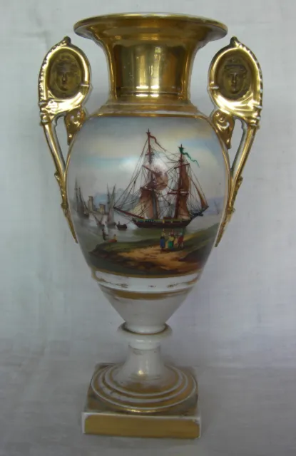 Ancien vase début 19ème en porcelaine de Paris