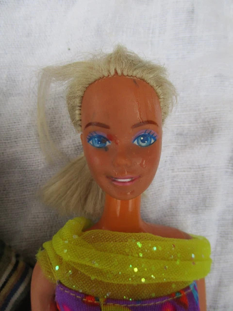 Poupée Barbie Mattel Originale 1966 - Fabriquée En Malaisie - Avec Vêtements - Occasion