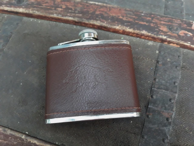 Flasque à Alcool 7oz Avec 2 Tasses Et Entonnoir - Cuir Brun - Cadeau Parfait