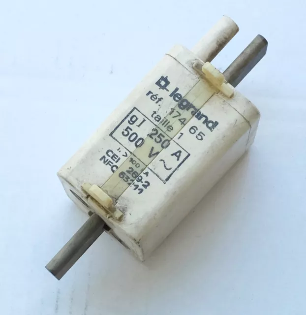 Legrand 017465 Cartouche à couteau taille 1 avec percuteur 250A
