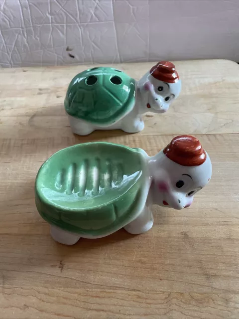 Vintage Turtles soap dish and Toothbrush Holder cottage core kitschy 1050-1960 R